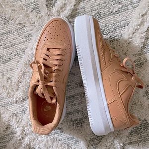 NIKE WOMENS COURT VISION ALTA SNEAKER - COGNAC
